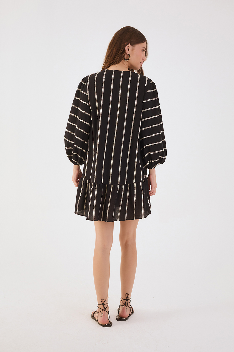 Black Embroidered Flowers V Neck Cotton Mini Dress_5