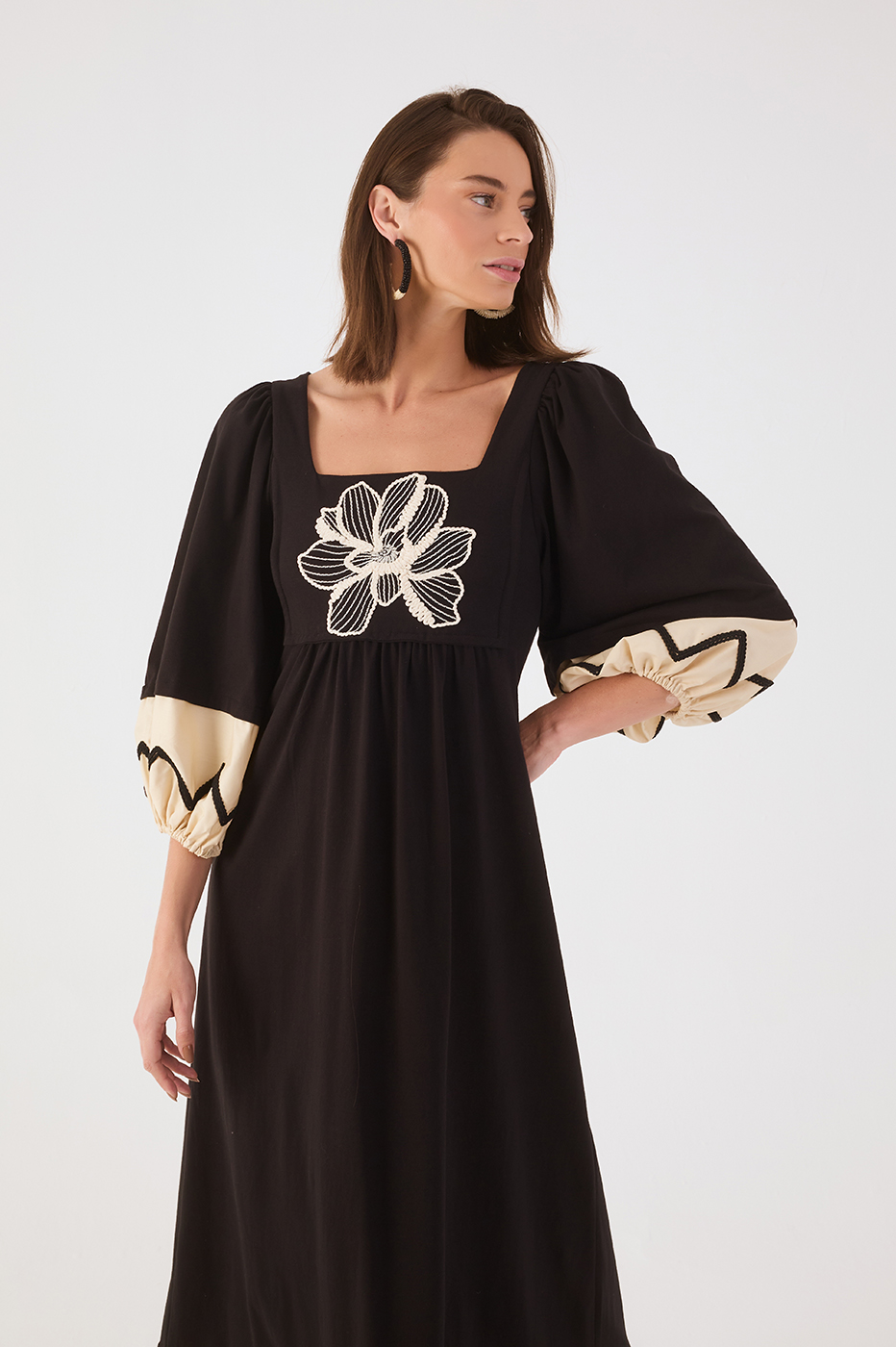Black Embroidered Flower Square Neck Puff Sleeve Maxi Dress_3