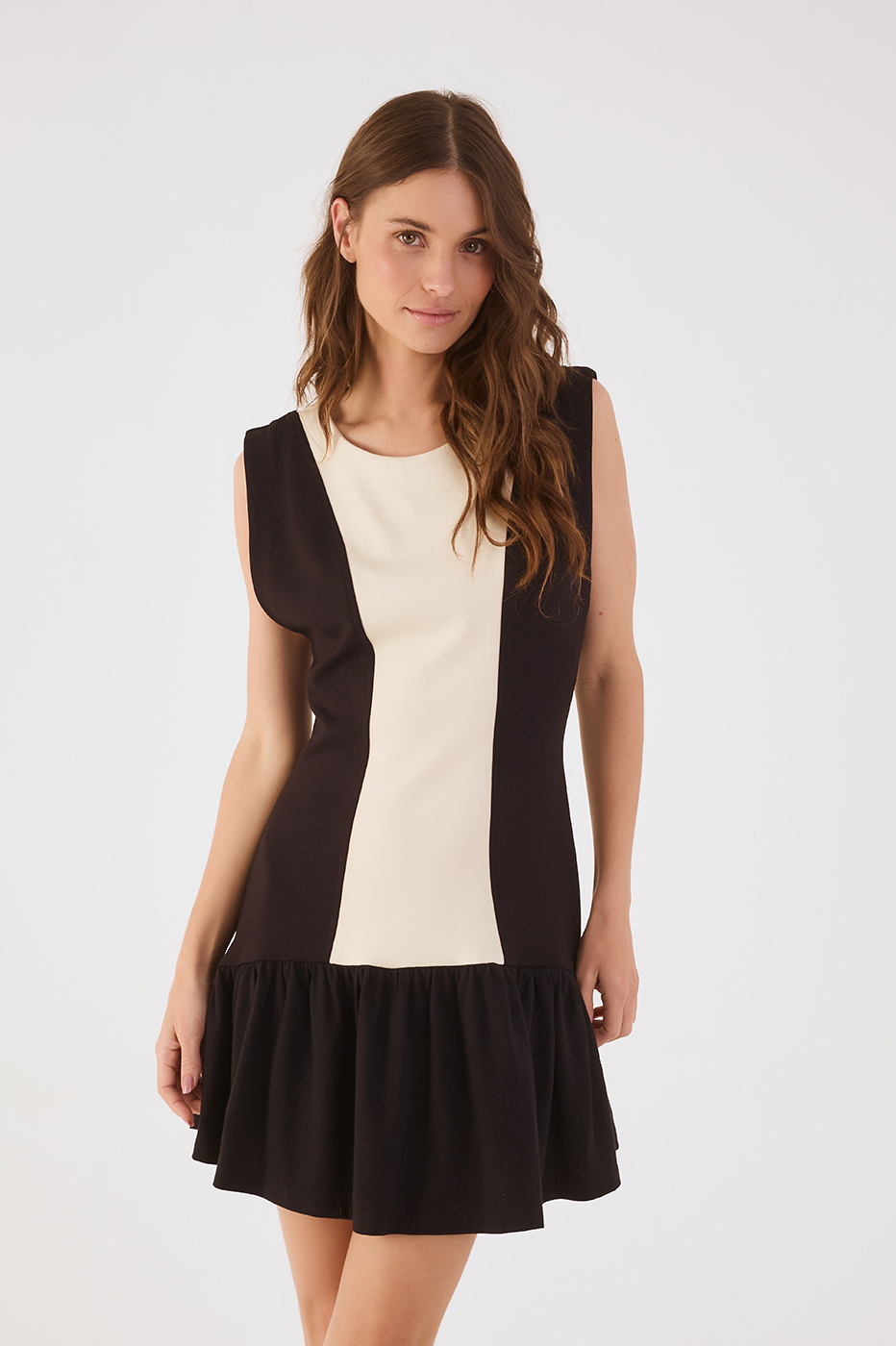 Off-White And Black Ruffled Hem Sleeveless Mini Dress_3
