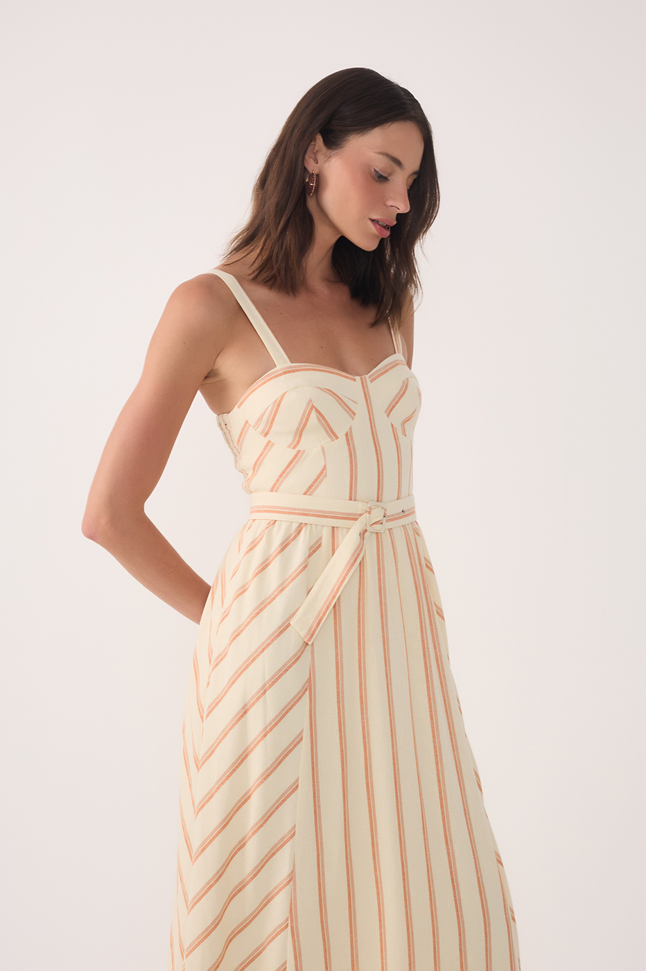 Beige Sweetheart Neck Belted Midi Dress_3