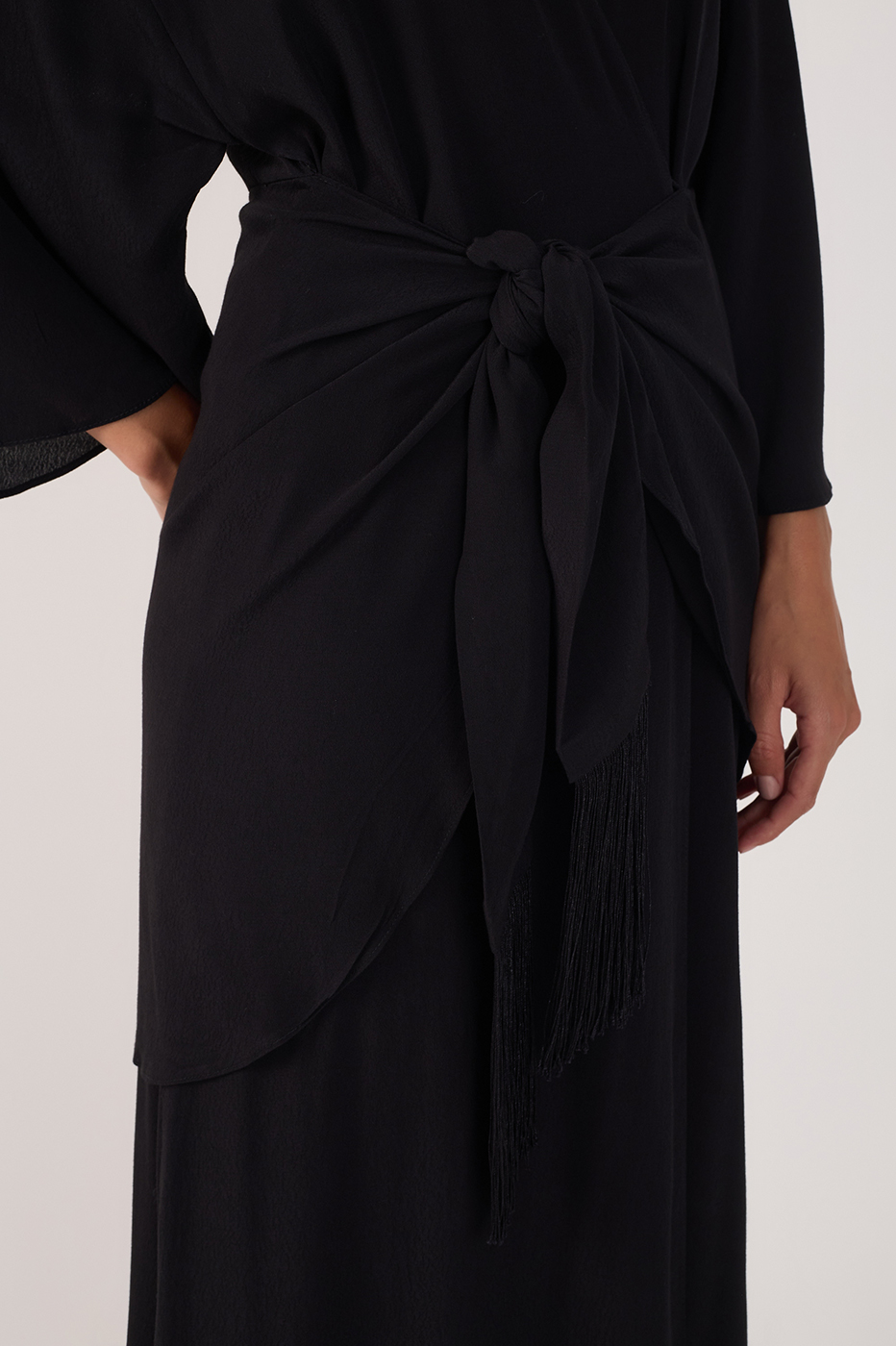 Black V Neck Wrap Long Sleeve Maxi Dress_5