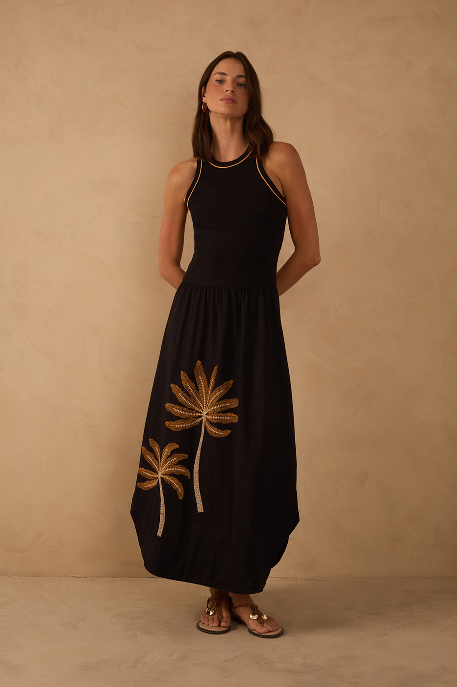 Black Embroidered Coqueiros Maxi Dress_1