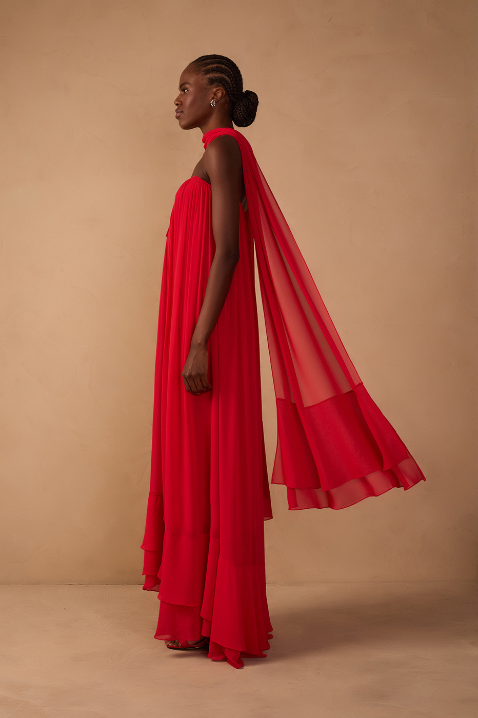 Sunset Red Chiffon Strapless Gown with Waist Tie – Thati Amorim Collection_2
