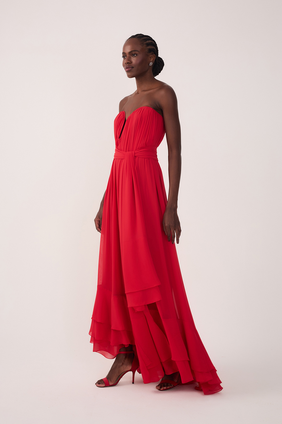 Sunset Red Chiffon Strapless Gown with Waist Tie – Thati Amorim Collection_6