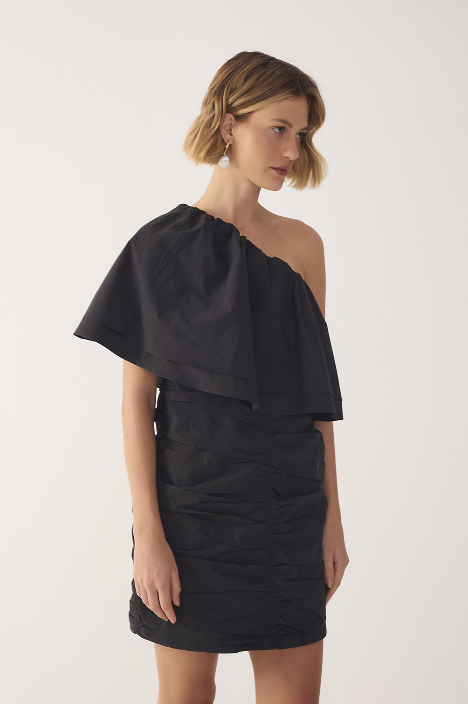 Black Ruffled One-Shoulder Mini Dress_3
