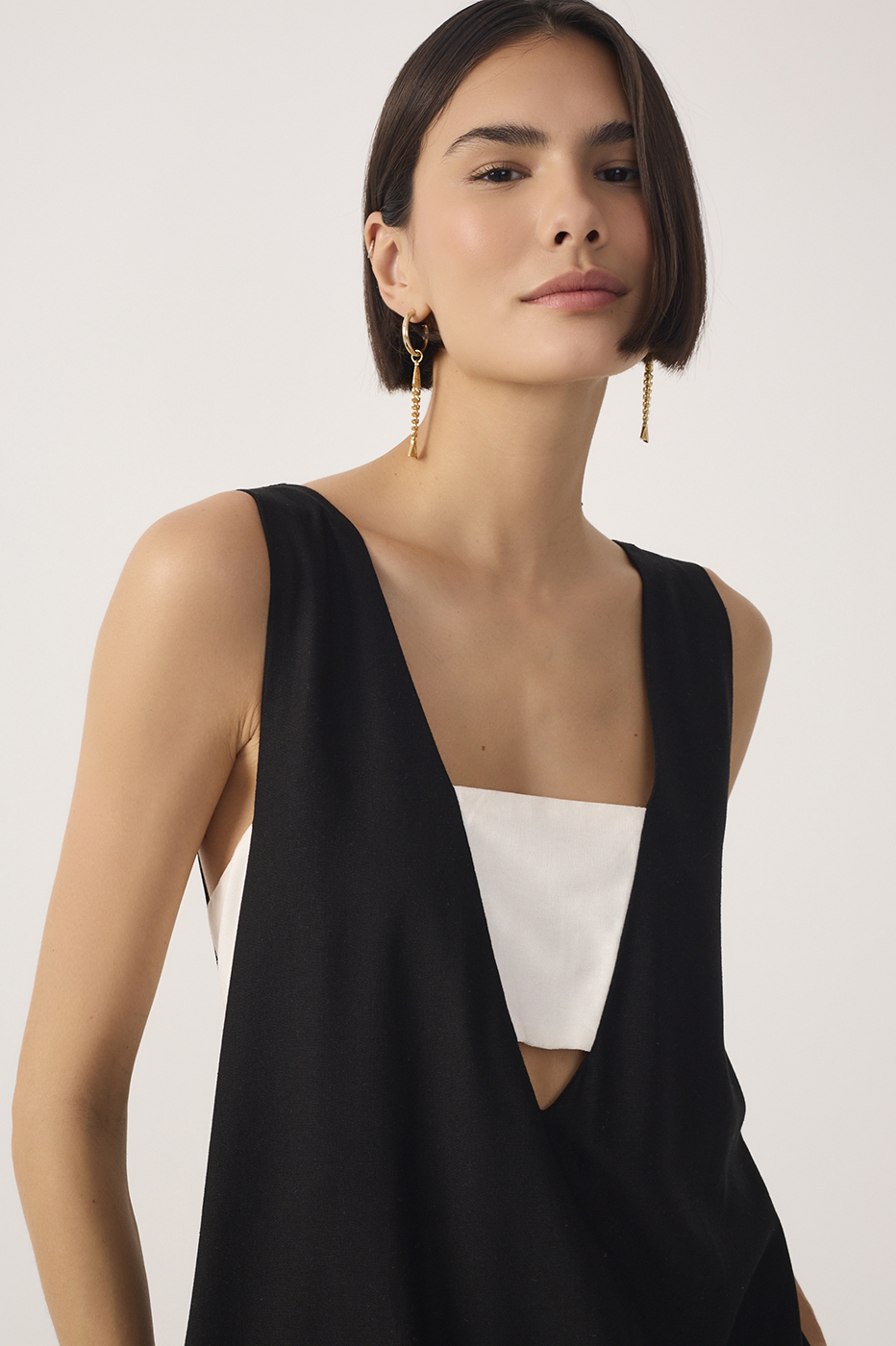 Black Cut-Out Side Slit Linen Midi Dress_5