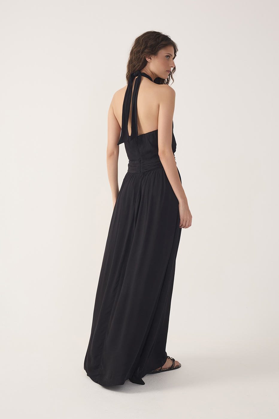 Black Ruched Halter Crepe Maxi Dress_6