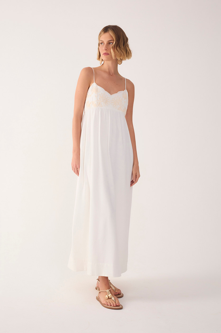 Cut-Out Linen Embroidered Bust Dress_2
