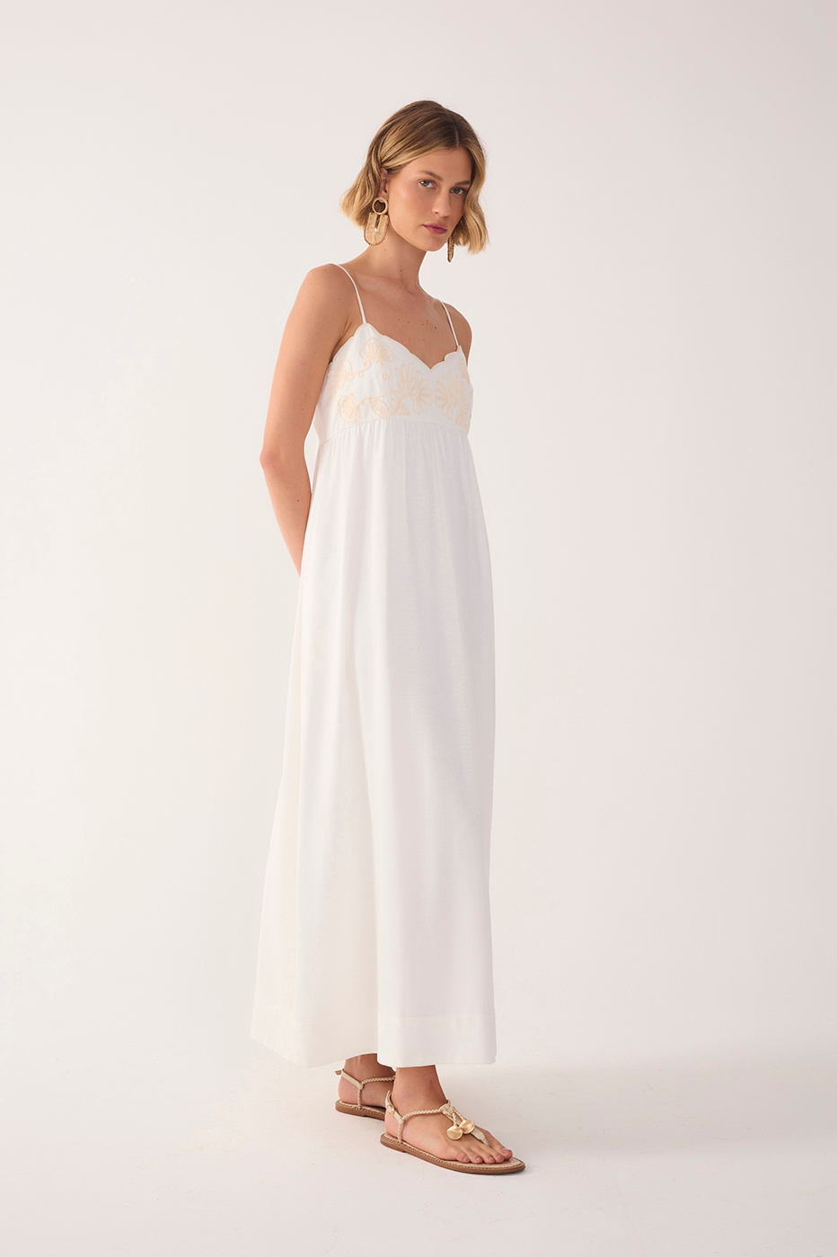 Cut-Out Linen Embroidered Bust Dress_3