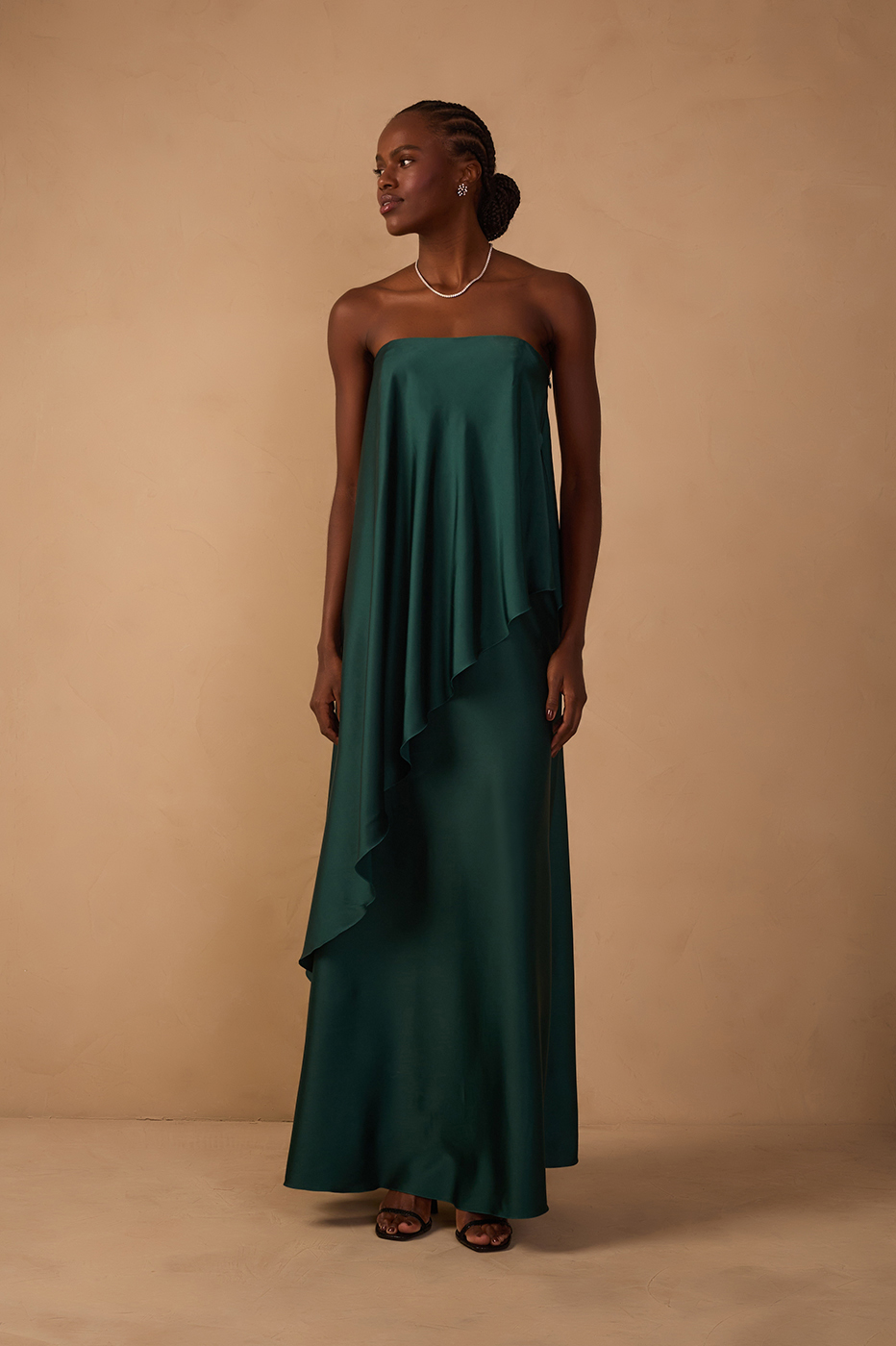 Pomar Green Strapless Satin Gown - Thati Amorim Collection_3