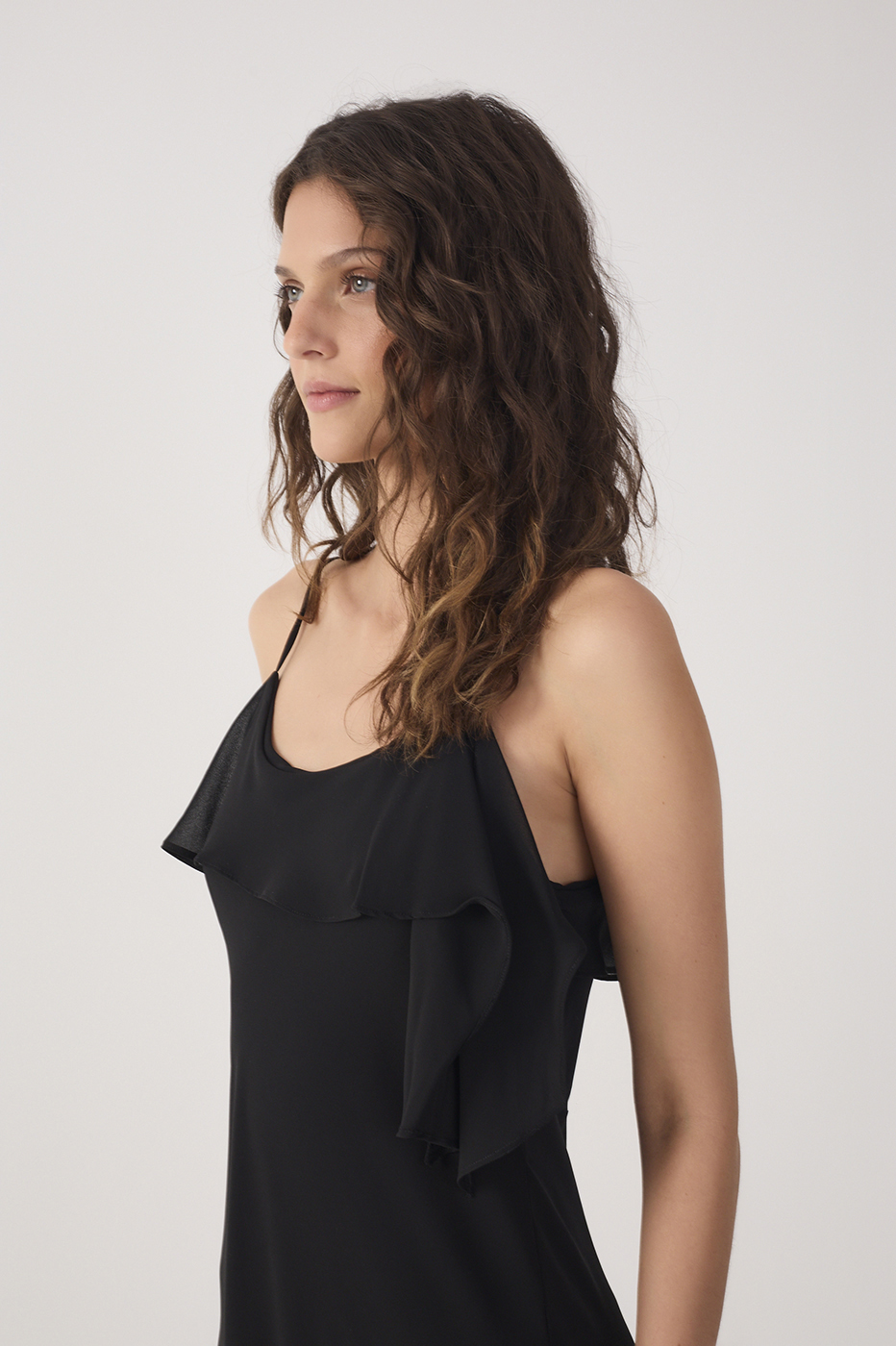 Cropped Crepe Neckline Ruffle Dress_5