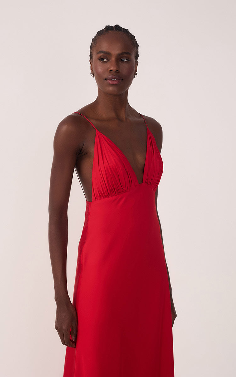Sunset Red Draped Satin V-Neck Gown with Spaghetti Straps – Thati Amorim Collection_5
