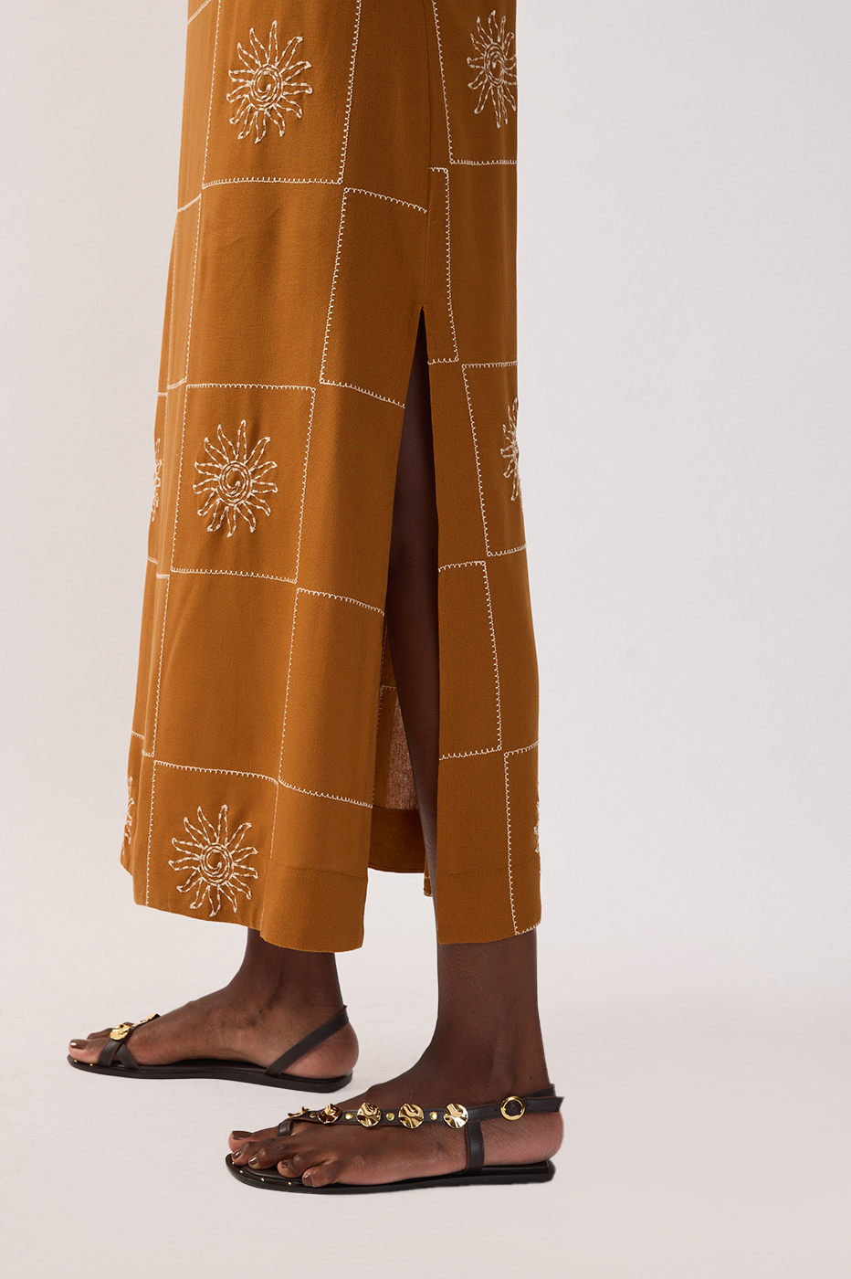 Embroidered Sun Plaid Linen Maxi Dress_5