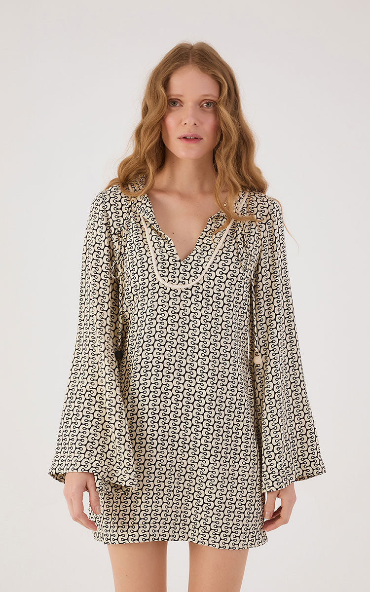 Black Ipanema Neckline Ties Kimono Sleeve Crepe Mini Dress_3