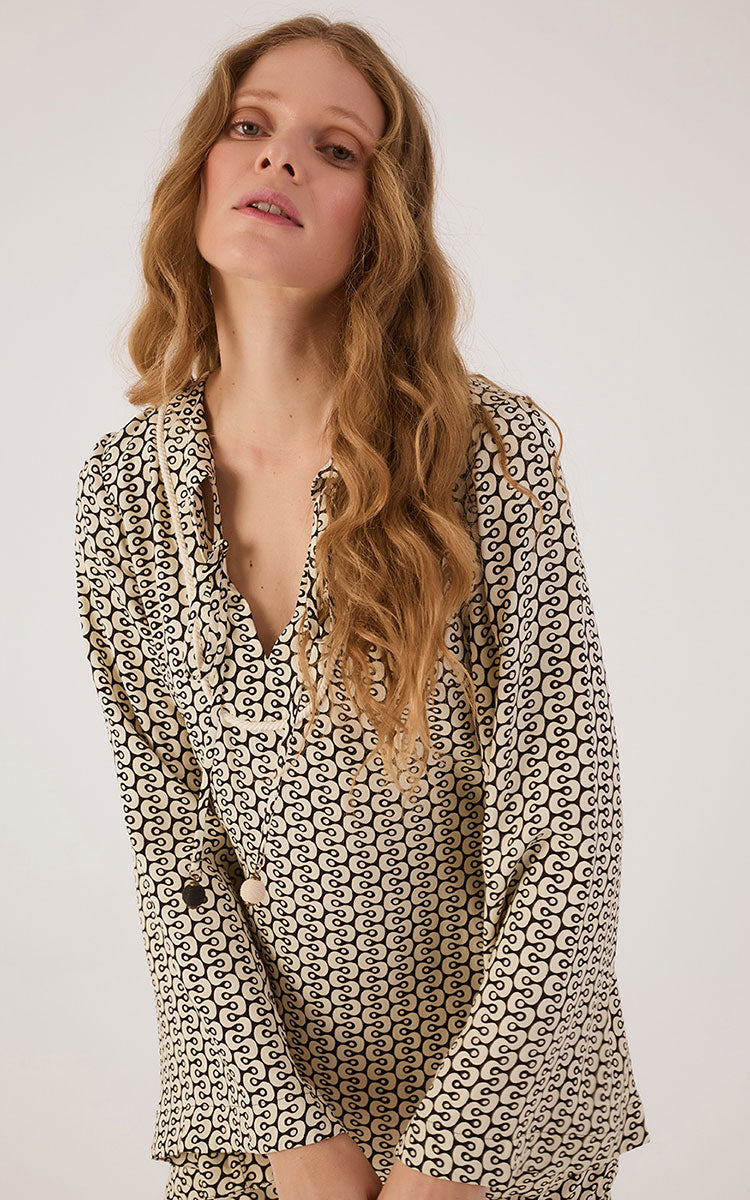 Black Ipanema Neckline Ties Kimono Sleeve Crepe Mini Dress_5