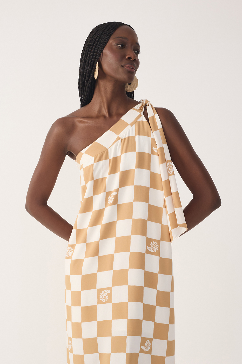 Brown Concha Plaid One-Shoulder Tie Maxi Dress_4