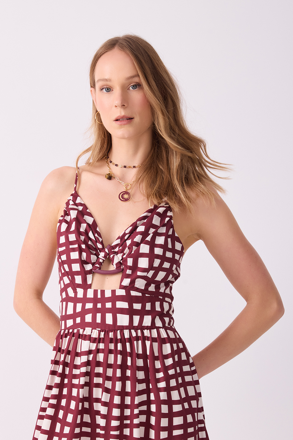 Wine Cut-Out Buckle Maxi Dress_4