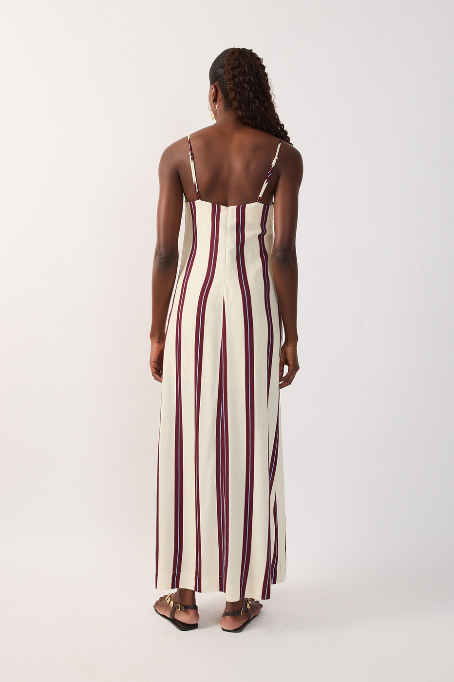 Off-white Linear Square Neck Side Slit Adjustable Straps Maxi Dress_7