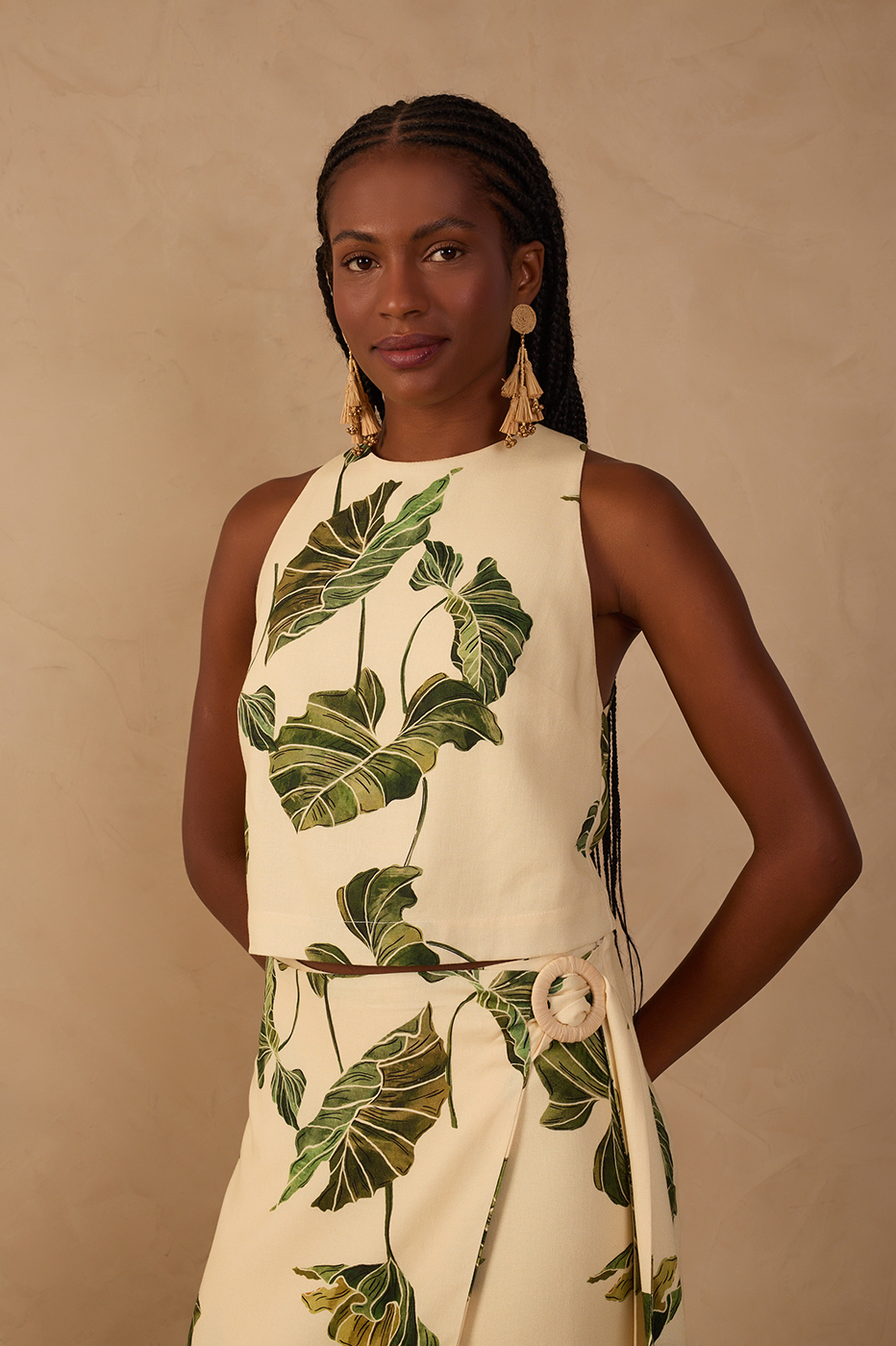 Beige Folhar Crew Neck Sleeveless Blouse_1