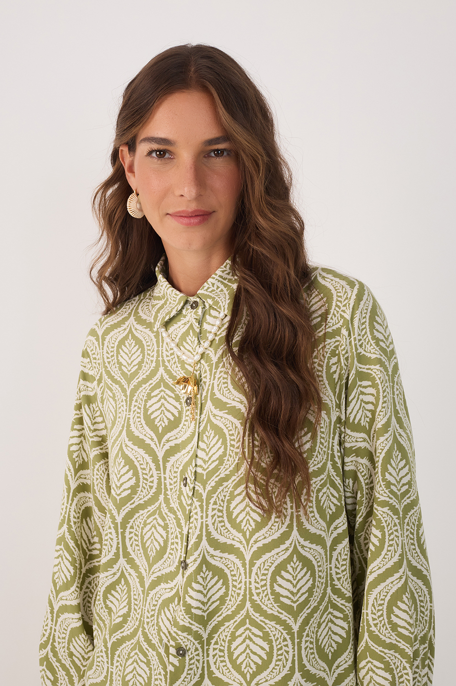 Green Jardim Collared Buttoned Crepe Shirt_3