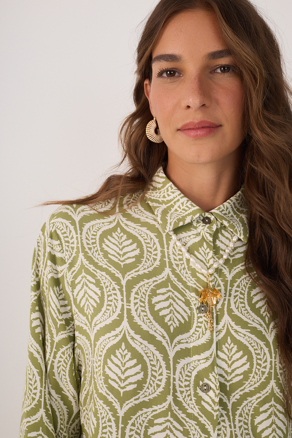 Green Jardim Collared Buttoned Crepe Shirt_4