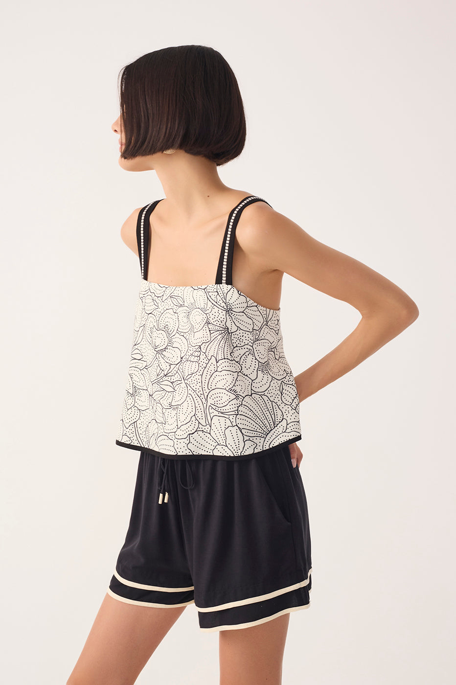 Off-White Ponto A Ponto Straight Neck Linen Top_3