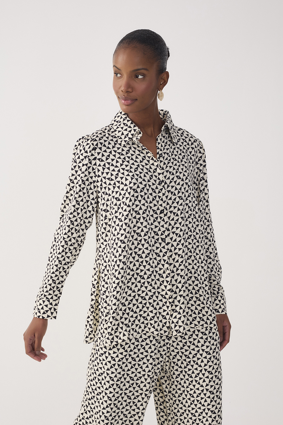 Off-White Vento Collared Buttoned Crepe Shirt_4