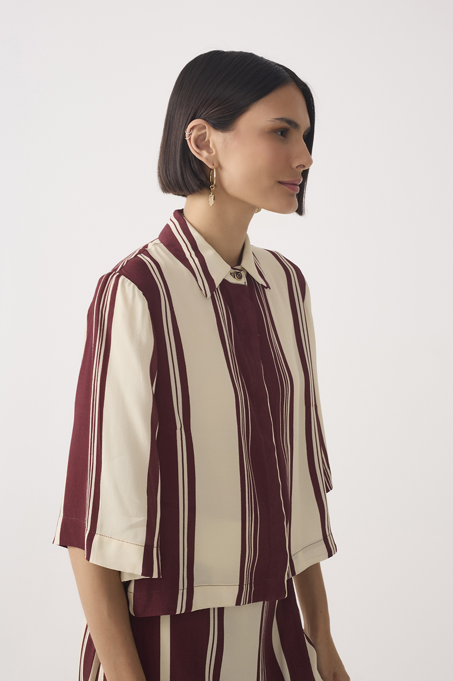 Off White Stripes Solene Collared Buttoned Midi Sleeve Shirt_5