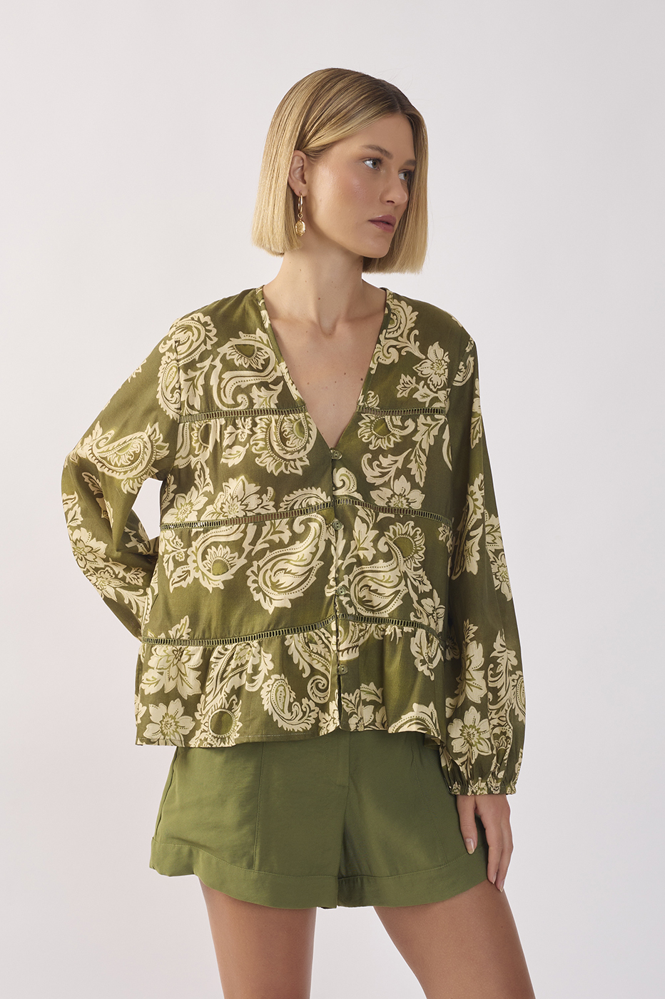 Green Buttoned Lace Long Sleeve Blouse_2