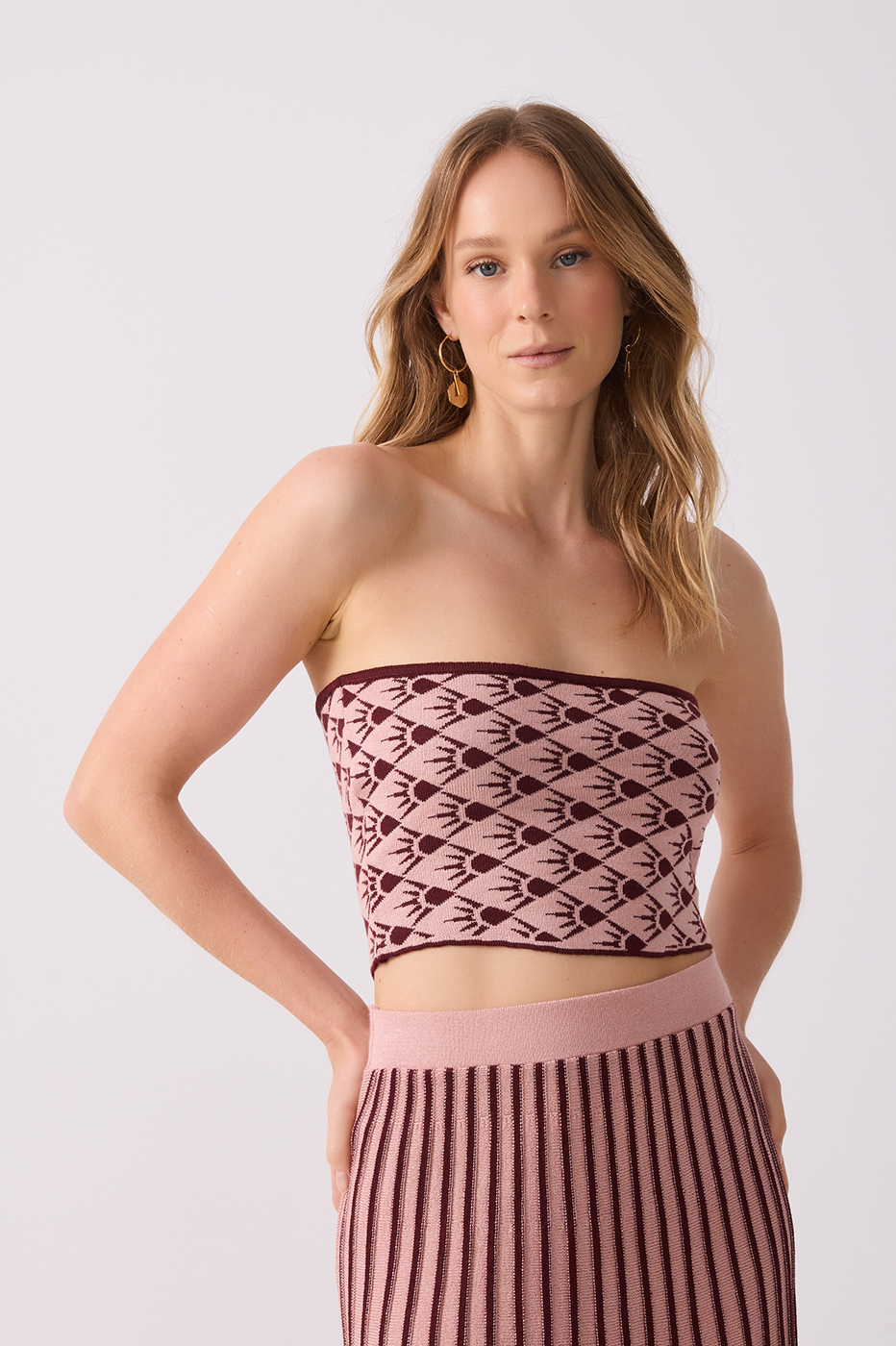 Wine Floriluz Strapless Tricot Crop Top_2