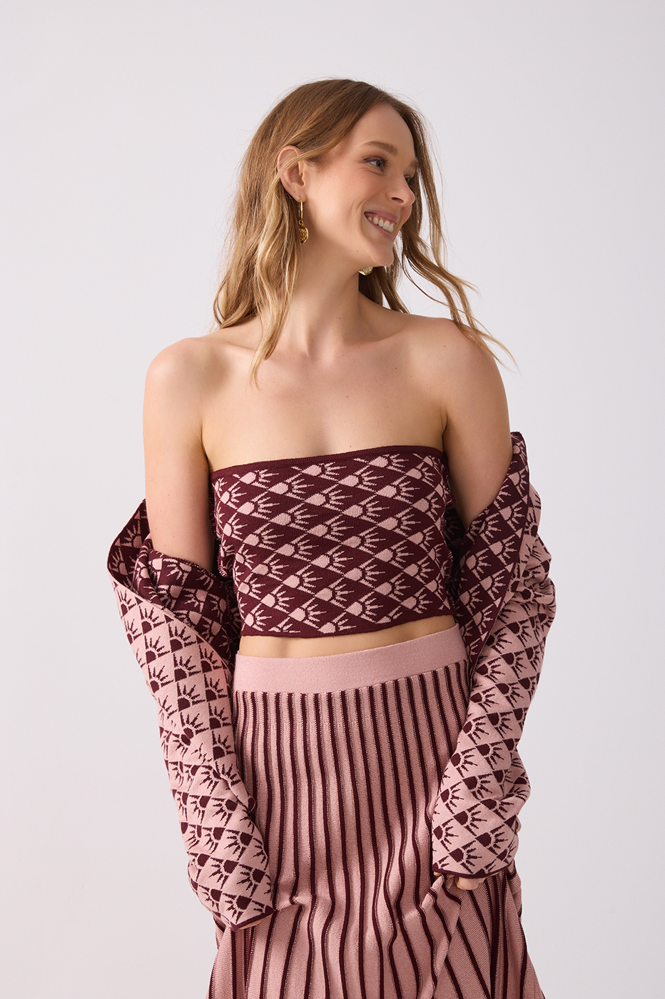 Wine Floriluz Strapless Tricot Crop Top_4