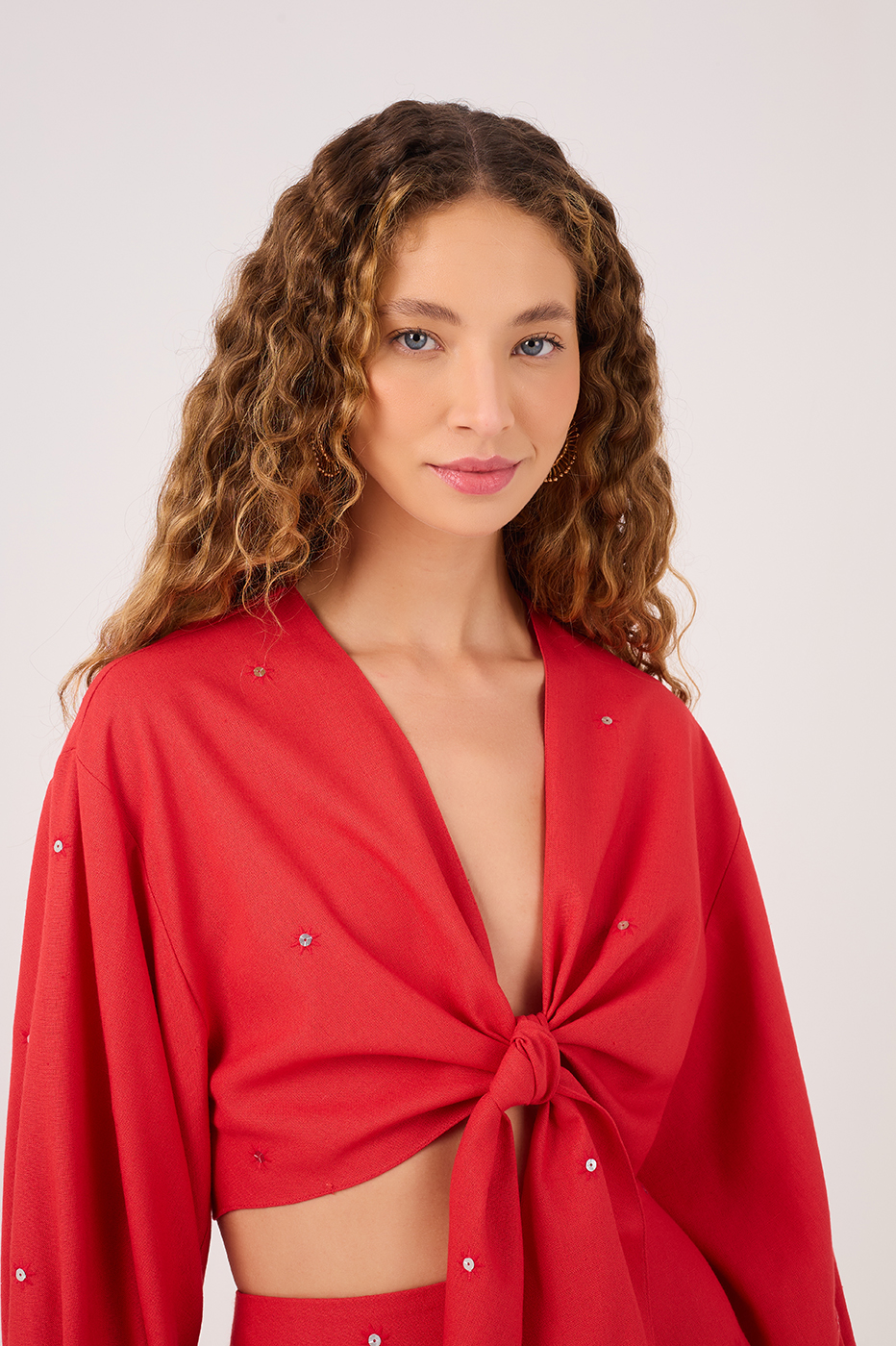 Seq. Emb. Tie Front Top_5
