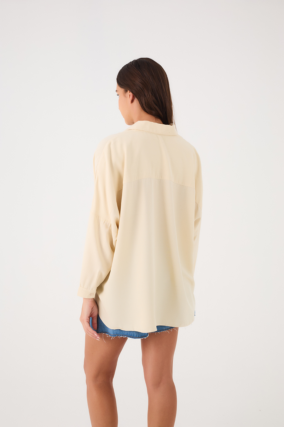 Off White Dropped Shoulder Shirt_6