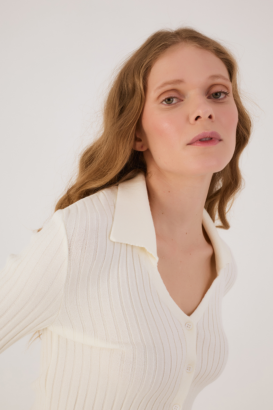 Off-White Collared Buttoned Tricot Blouse_4