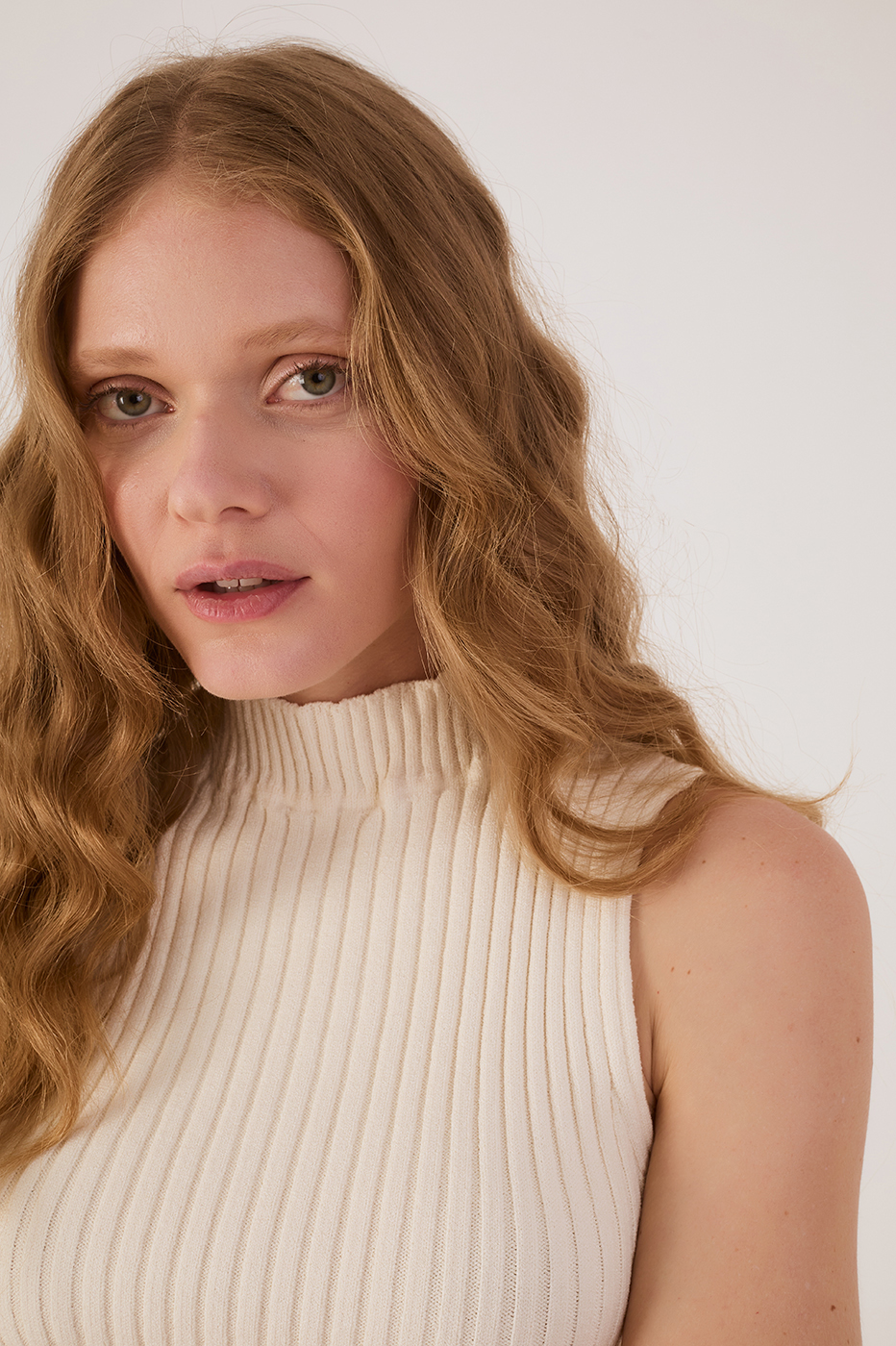 Off-White Ribbed Sleeveless Turtleneck