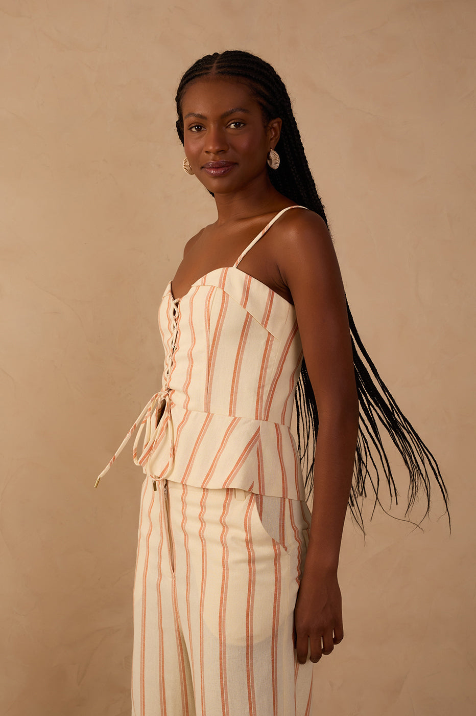 Beige Front Ties Zipper Sleeveless Blouse_1