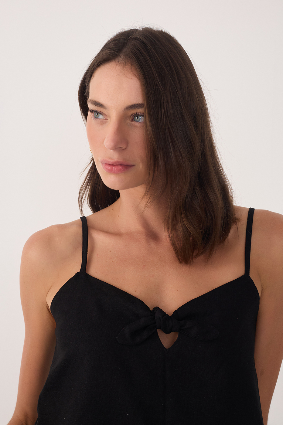 Black Front Knot Sleeveless Blouse_3