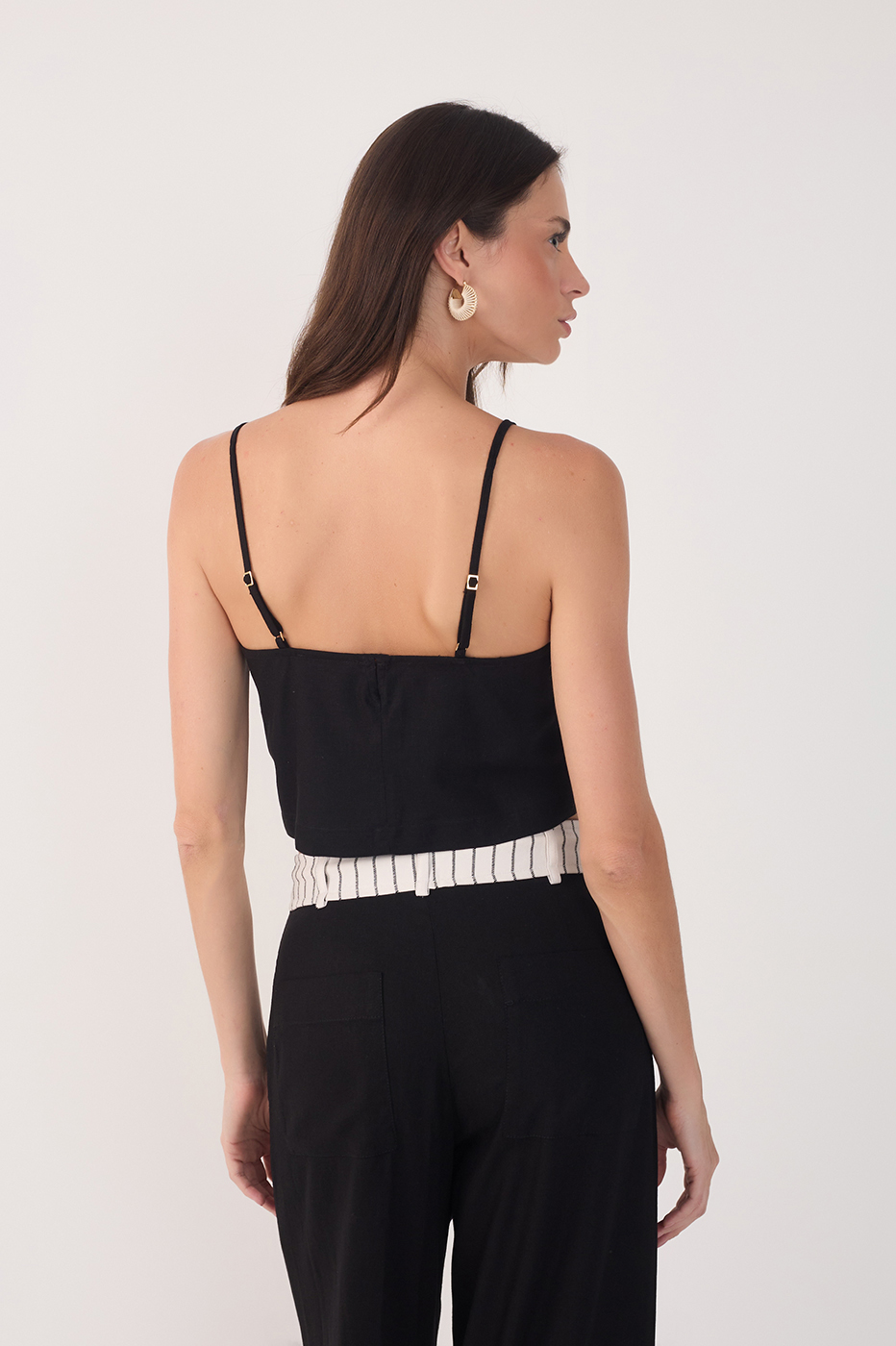 Black Front Knot Sleeveless Blouse_4