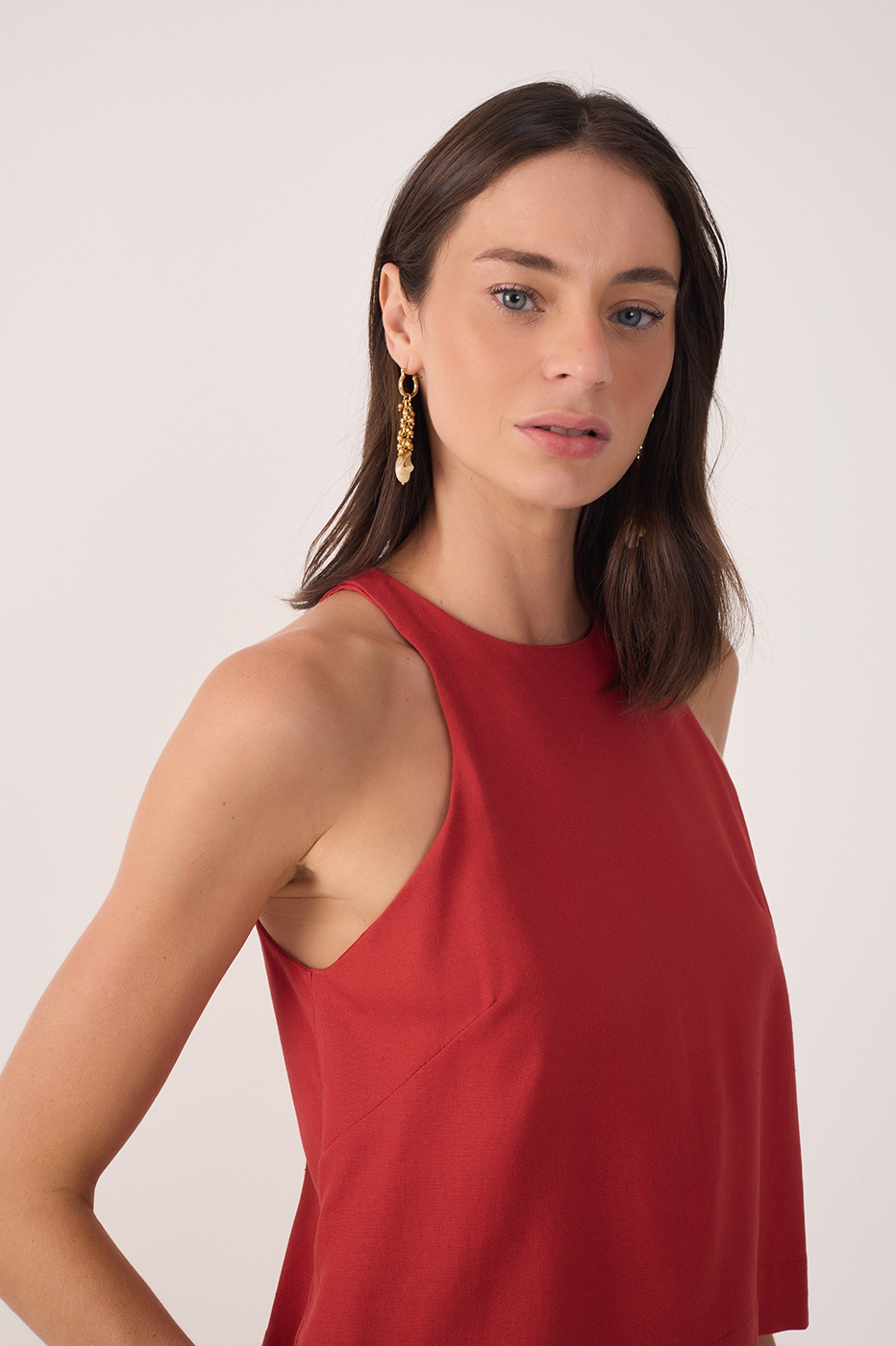 Red Crew Neck Sleeveless Linen Blouse_4