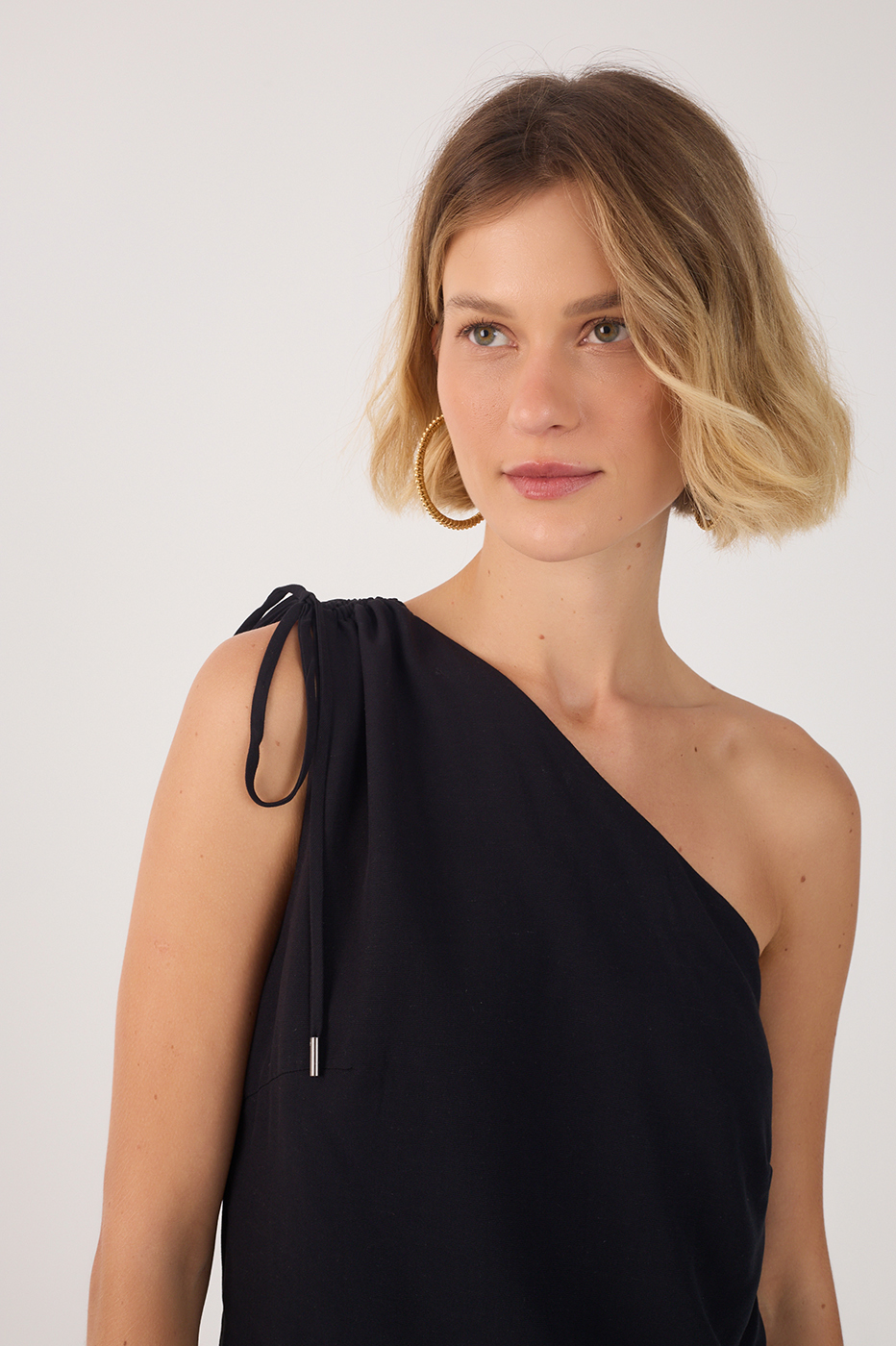 Black Asymmetric One-Shoulder Ties Blouse_3