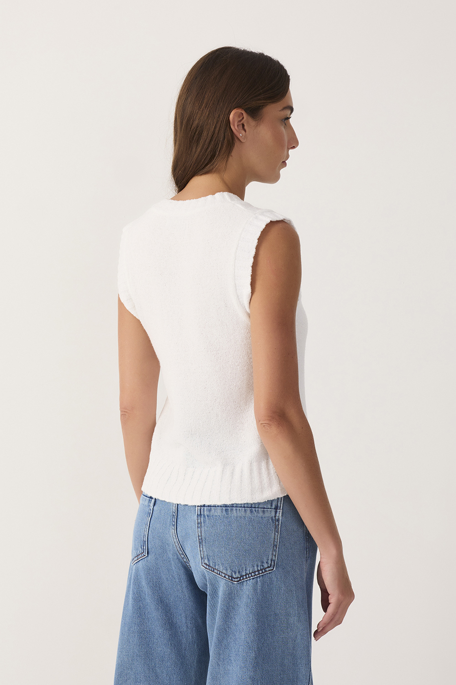 Off-White V Neck Sleeveless Tricot Vest_9