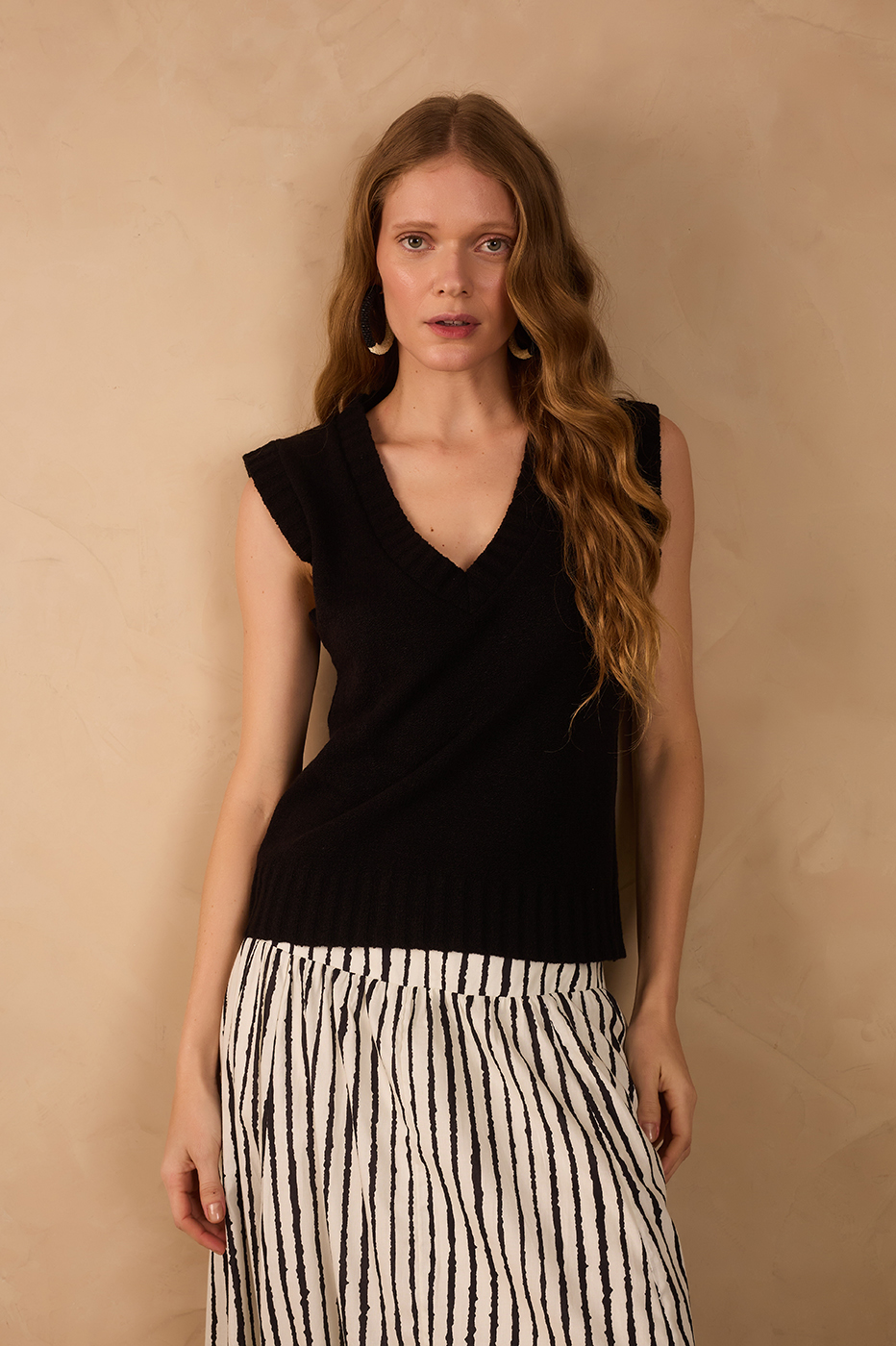 Black V Neck Sleeveless Tricot Vest_1