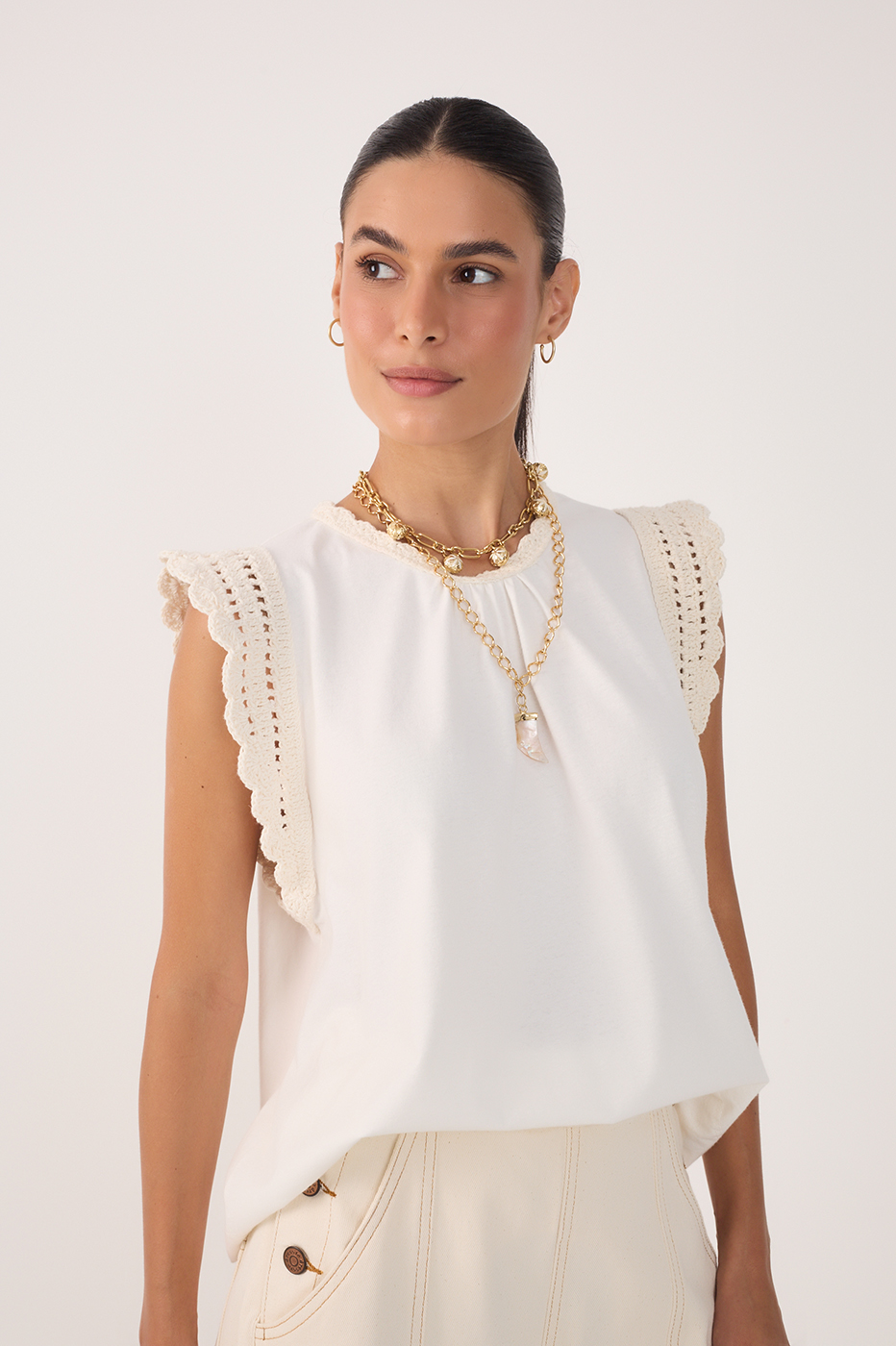 Off-White Sleeveless Crochet Blouse_2