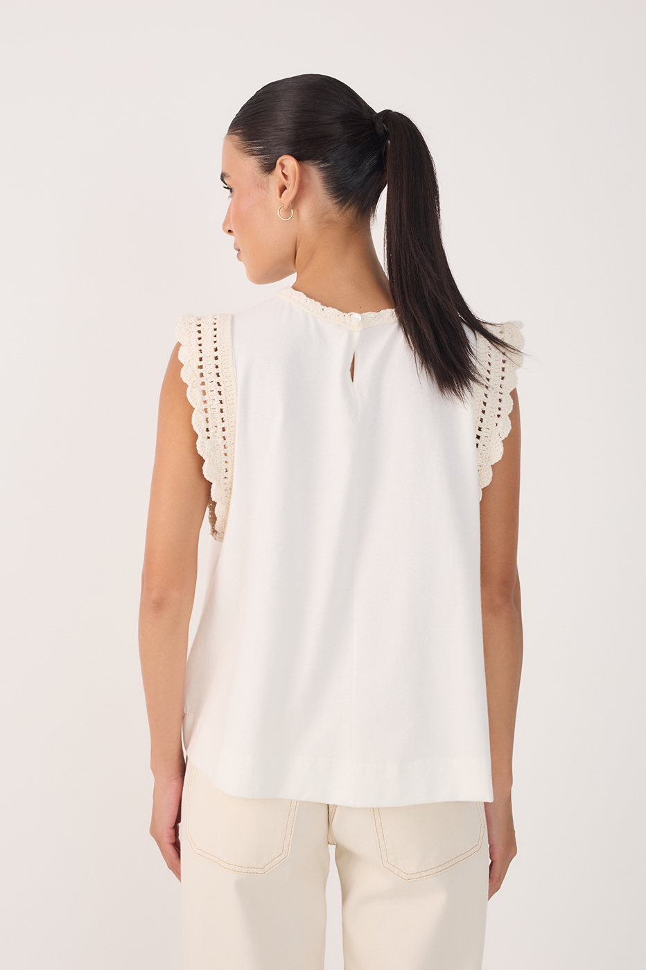 Off-White Sleeveless Crochet Blouse_6