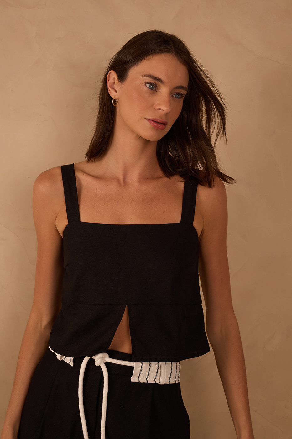 Black Square Neck Front Cut-Out Blouse_1