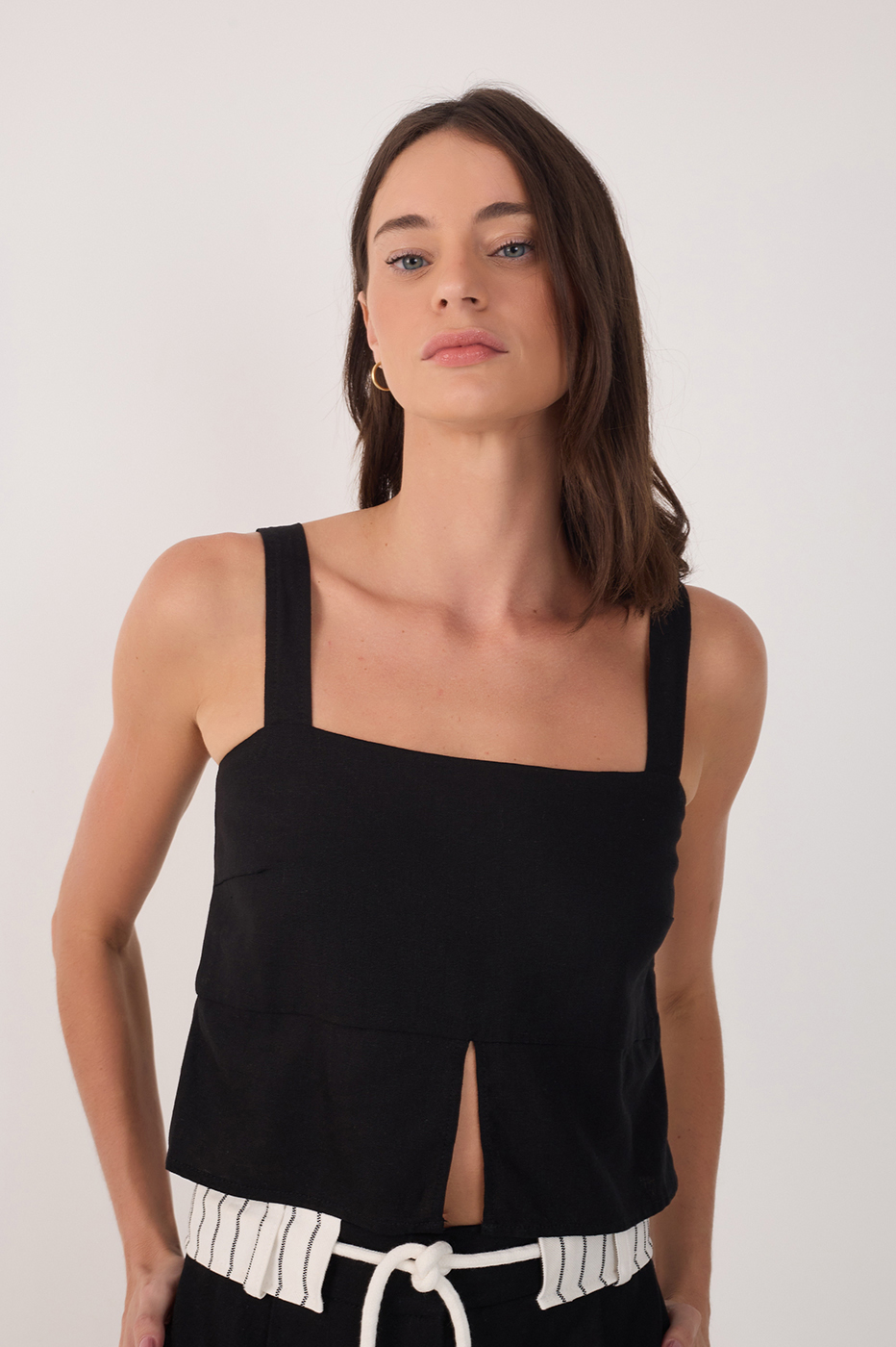 Black Square Neck Front Cut-Out Blouse_3