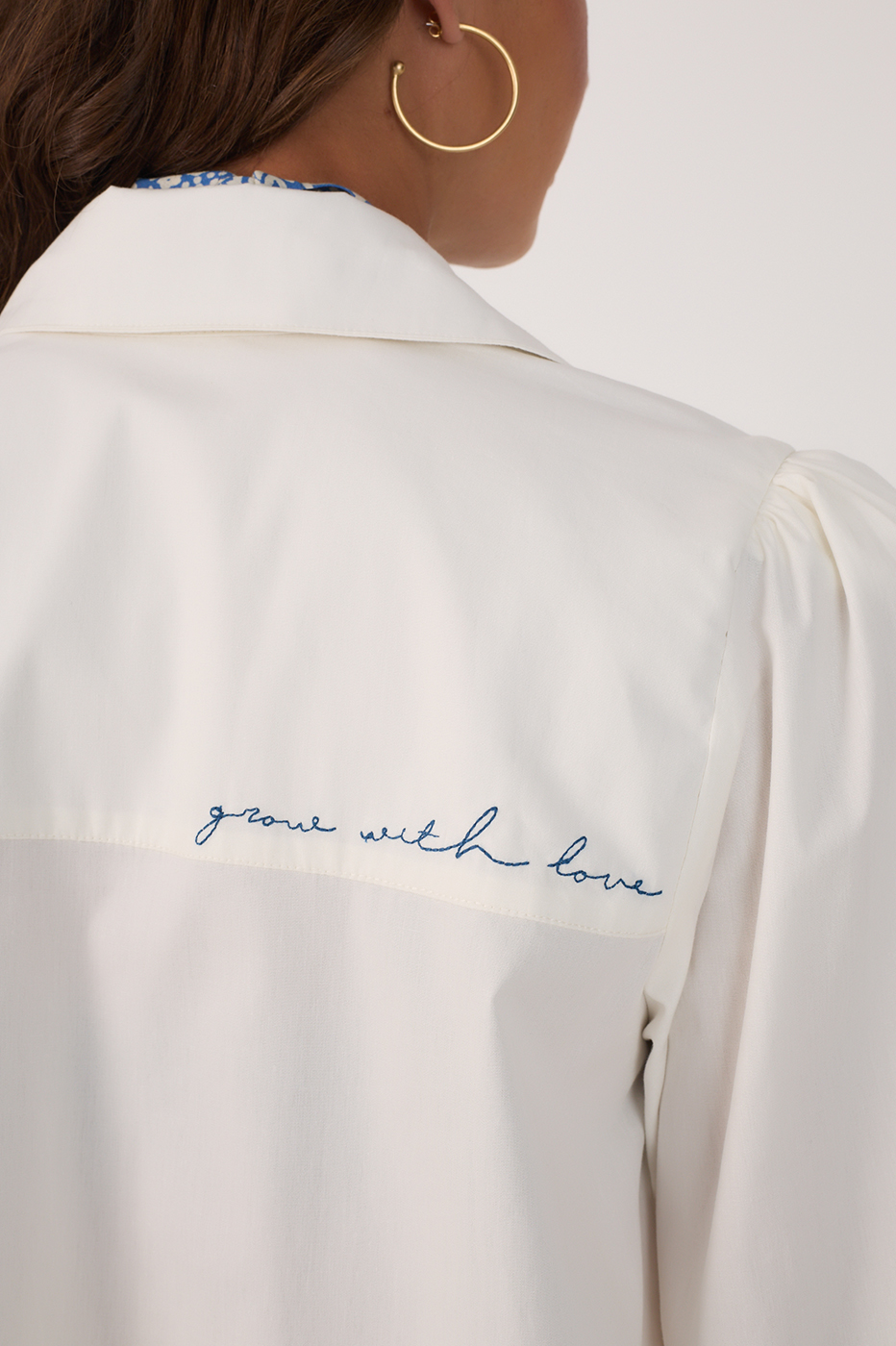 Off White Cotton Begonia Embroidery Blouse_5