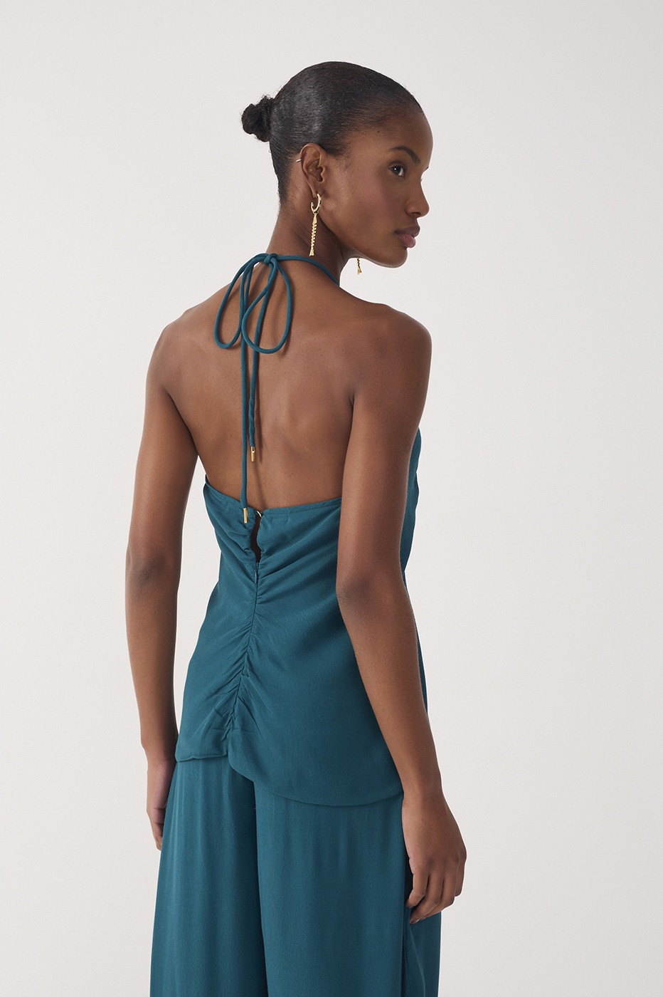 Green Halter Neck Ruched Crepe Blouse_5