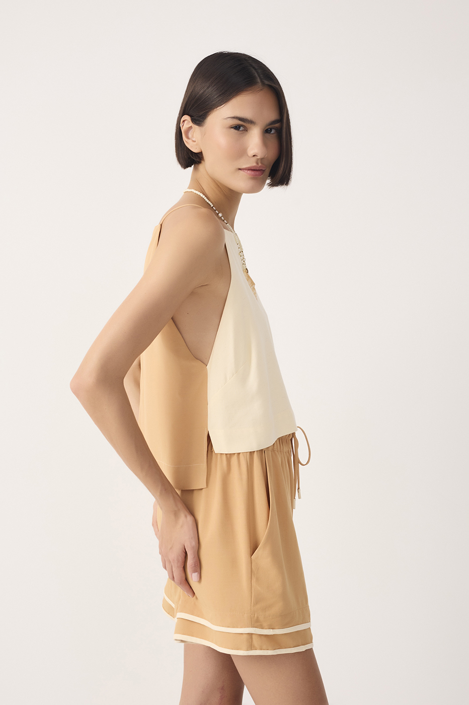 Bicolor Square-Cut Blouse_4