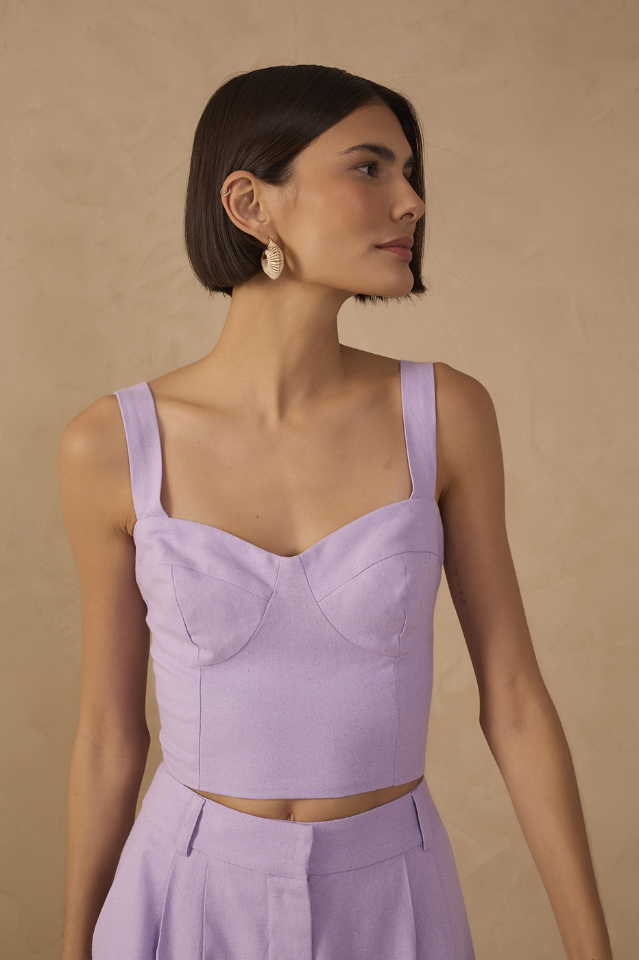 Linen Cut-Out Details Top_1